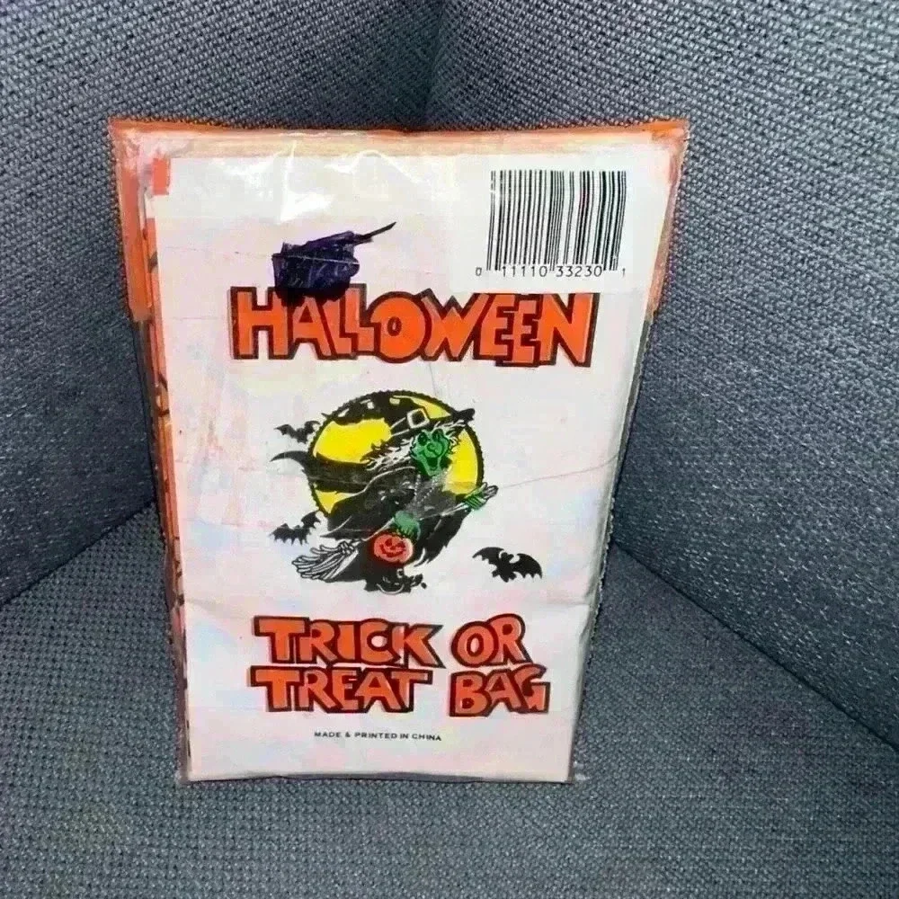 VINTAGE HALLOWEEN PLASTIC TRICK OR TREAT CANDY BAGS HAUNTED HOUSE WITCH 40
